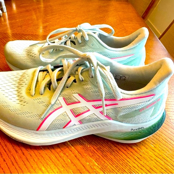 ASICS GT 2000-12 Pure Gel, Women, 7, 3D Guidance; good condition. - Picture 1 of 5